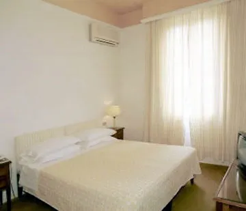 Mediterraneo מלון 3*