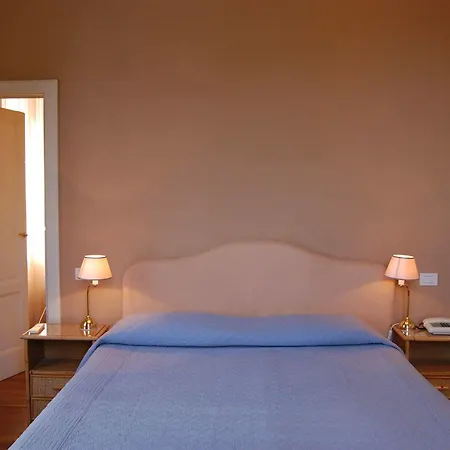 מלון Mediterraneo 3*